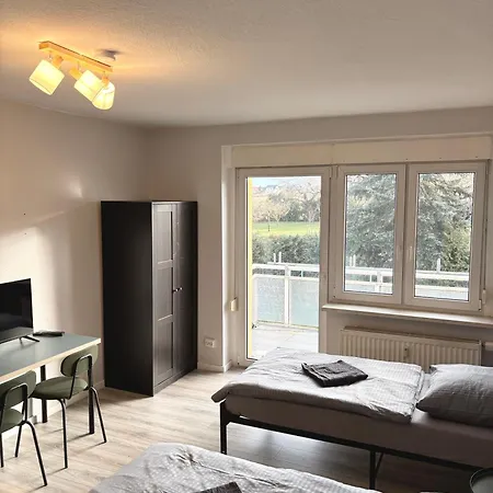 Myflat Mit 6 Betten, 3 Schlafzimmern Und Balkon Bei Leipzig Bmw, Amazon, Porsche, Messe Διαμέρισμα Jesewitz