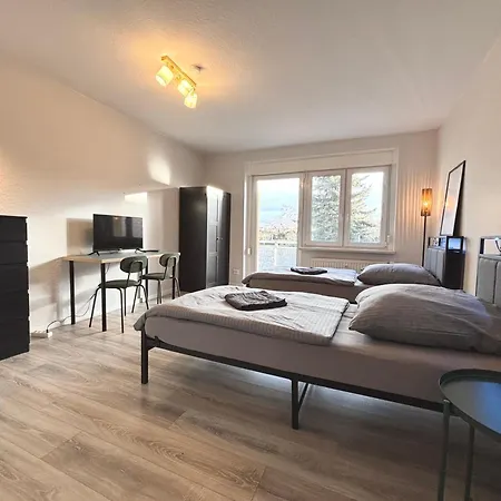 Διαμέρισμα Myflat Mit 6 Betten, 3 Schlafzimmern Und Balkon Bei Leipzig Bmw, Amazon, Porsche, Messe