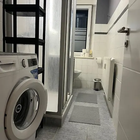 Διαμέρισμα Myflat Mit 6 Betten, 3 Schlafzimmern Und Balkon Bei Leipzig Bmw, Amazon, Porsche, Messe