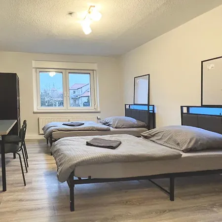 Myflat Mit 6 Betten, 3 Schlafzimmern Und Balkon Bei Leipzig Bmw, Amazon, Porsche, Messe Διαμέρισμα Jesewitz