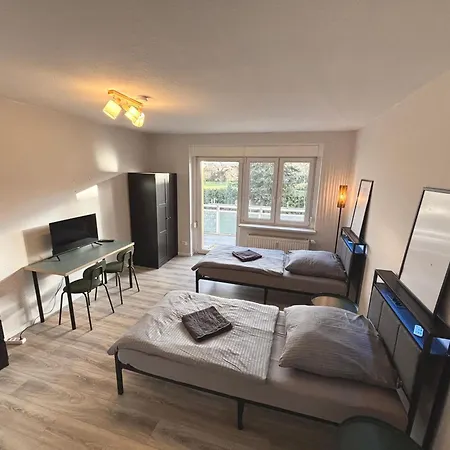 Myflat Mit 6 Betten, 3 Schlafzimmern Und Balkon Bei Leipzig Bmw, Amazon, Porsche, Messe Διαμέρισμα Jesewitz