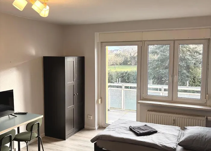 Myflat Mit 6 Betten, 3 Schlafzimmern Und Balkon Bei Leipzig Bmw, Amazon, Porsche, Messe شقة Jesewitz