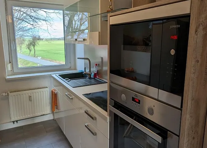 Myflat Mit 6 Betten, 3 Schlafzimmern Und Balkon Bei Leipzig Bmw, Amazon, Porsche, Messe Jesewitz