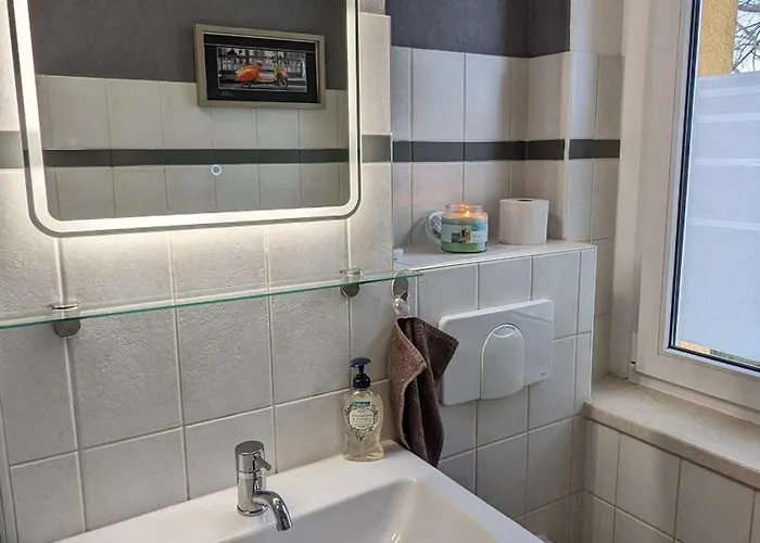 شقة Myflat Mit 6 Betten, 3 Schlafzimmern Und Balkon Bei Leipzig Bmw, Amazon, Porsche, Messe *