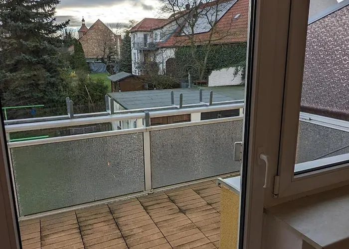 Myflat Mit 6 Betten, 3 Schlafzimmern Und Balkon Bei Leipzig Bmw, Amazon, Porsche, Messe Jesewitz