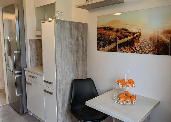 Myflat Mit 6 Betten, 3 Schlafzimmern Und Balkon Bei Leipzig Bmw, Amazon, Porsche, Messe * Jesewitz