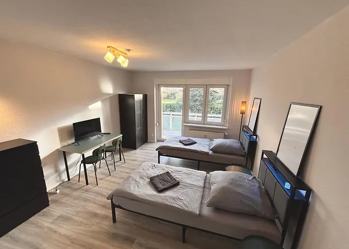 Myflat Mit 6 Betten, 3 Schlafzimmern Und Balkon Bei Leipzig Bmw, Amazon, Porsche, Messe شقة Jesewitz