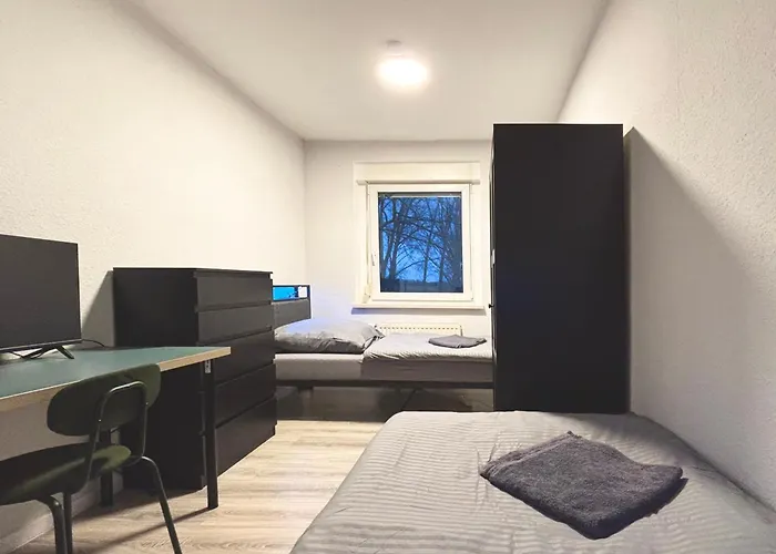 Myflat Mit 6 Betten, 3 Schlafzimmern Und Balkon Bei Leipzig Bmw, Amazon, Porsche, Messe شقة Jesewitz